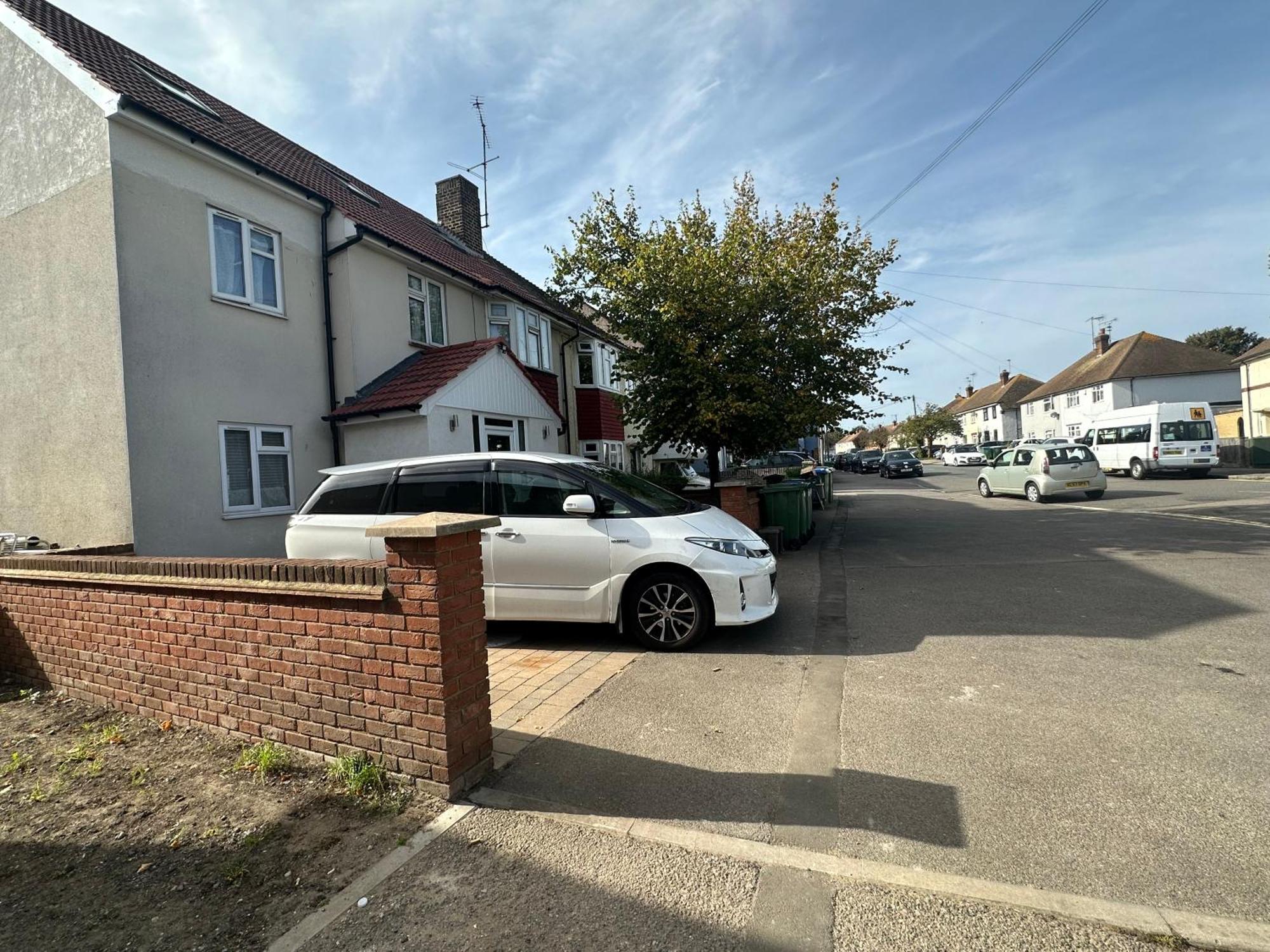 Luxury Ensuite Studio In Crayford Dartford Bexley London With Full Kitchen And Side Garden Alleyway Entrance Erith 외부 사진