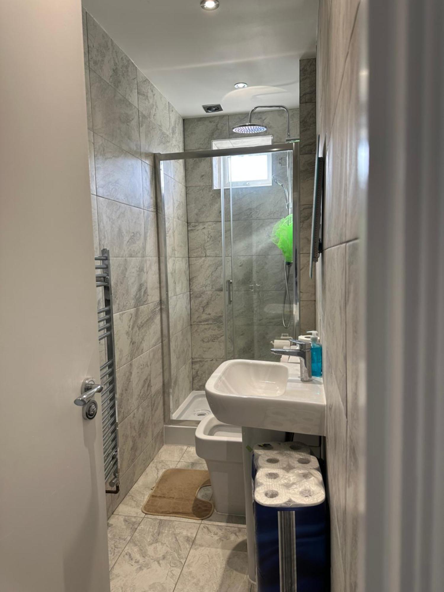 Luxury Ensuite Studio In Crayford Dartford Bexley London With Full Kitchen And Side Garden Alleyway Entrance Erith 외부 사진