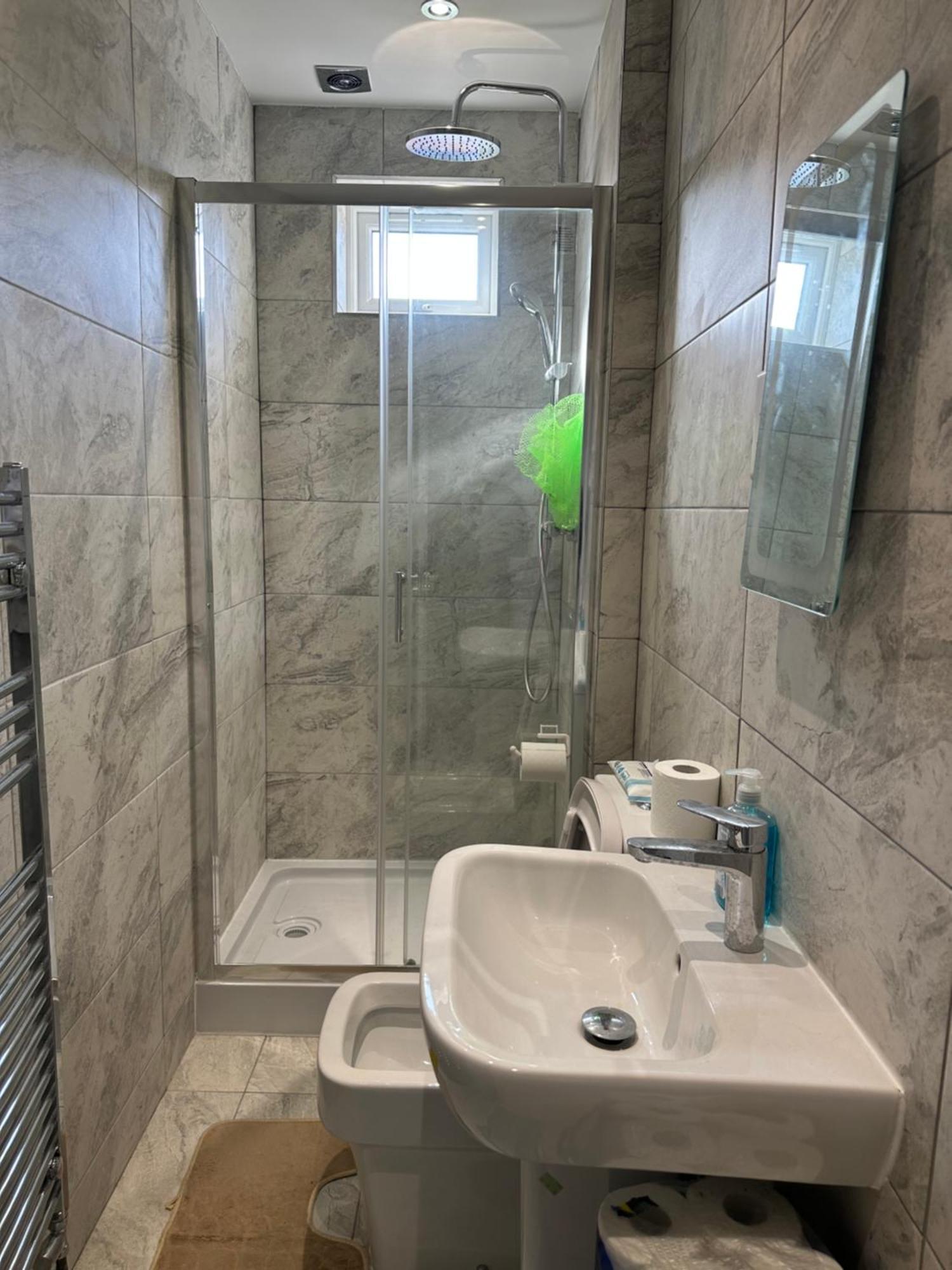 Luxury Ensuite Studio In Crayford Dartford Bexley London With Full Kitchen And Side Garden Alleyway Entrance Erith 외부 사진